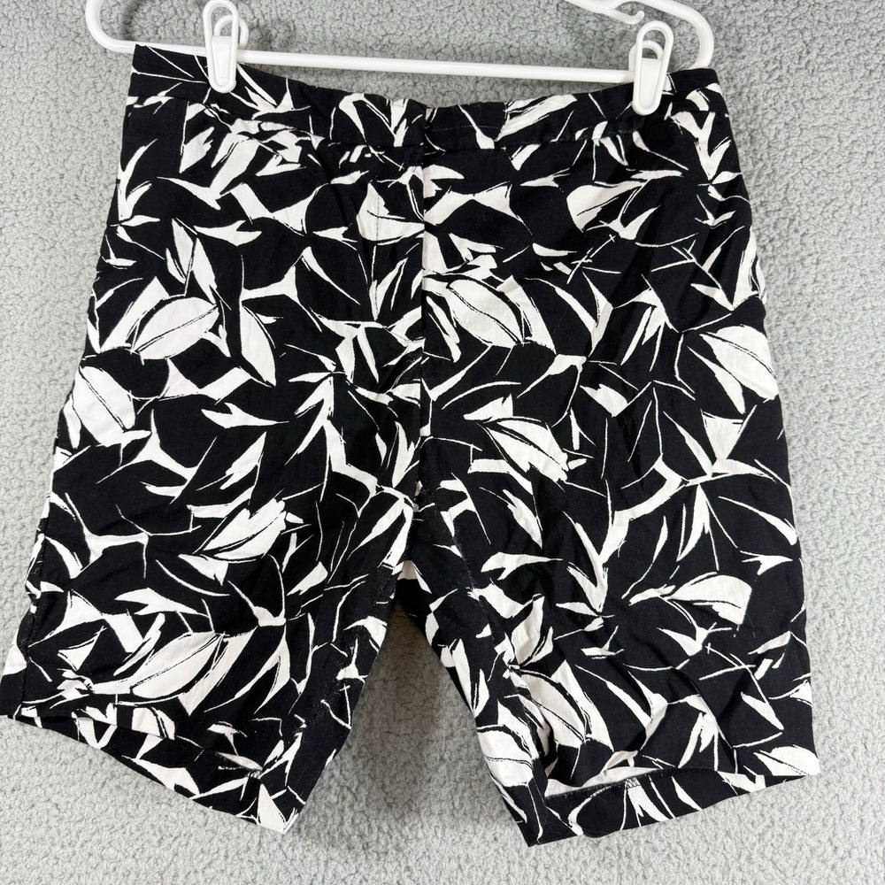 Mario Serrani Women's Size 6 Italy Comfort Stretch Shorts Leaf Print Tropical - Picture 2 of 14